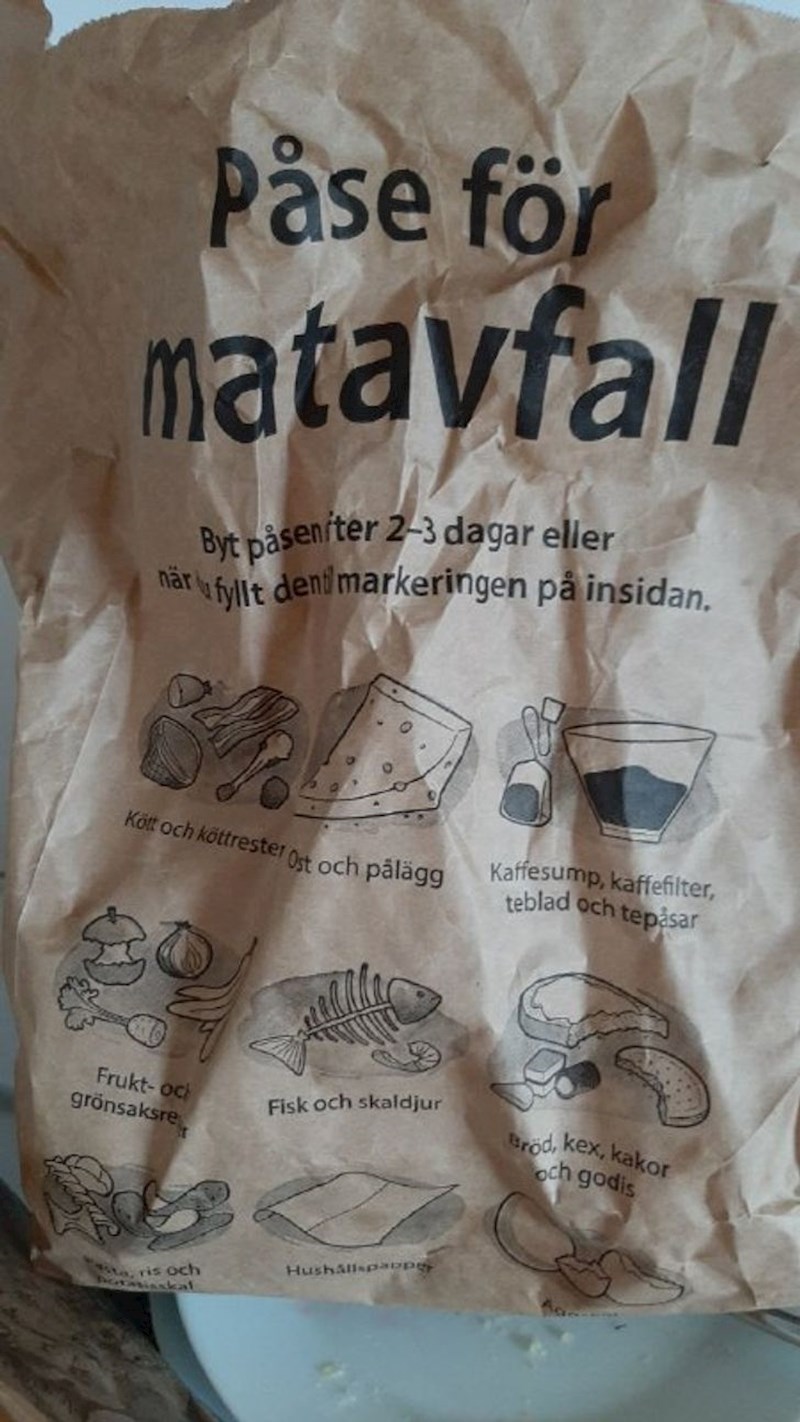 10. Vrećiće u trgovinama su papirnate i tanke kako bi se lakše reciklirale