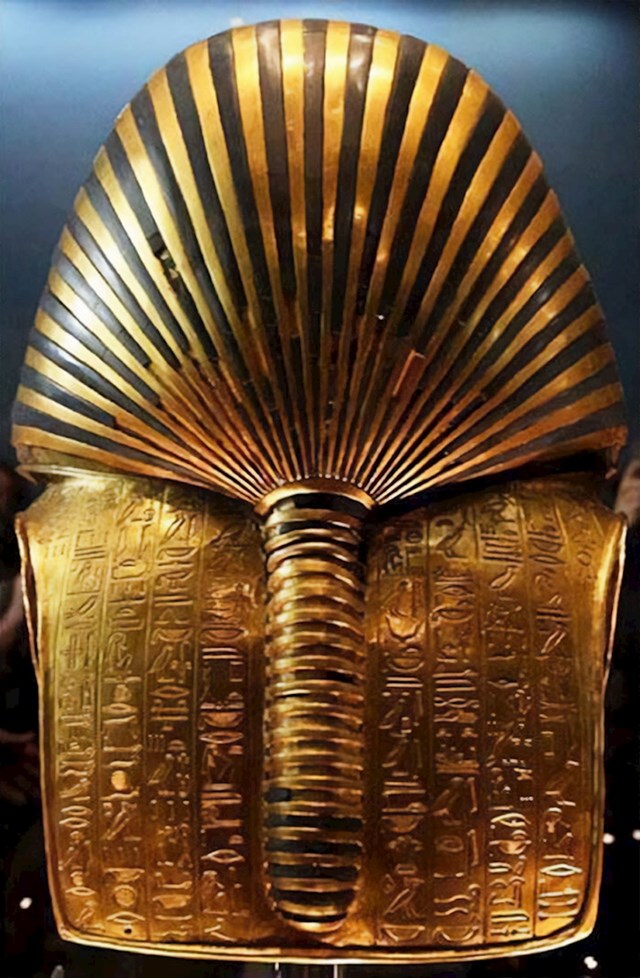 Pozadina Tutankamonove maske