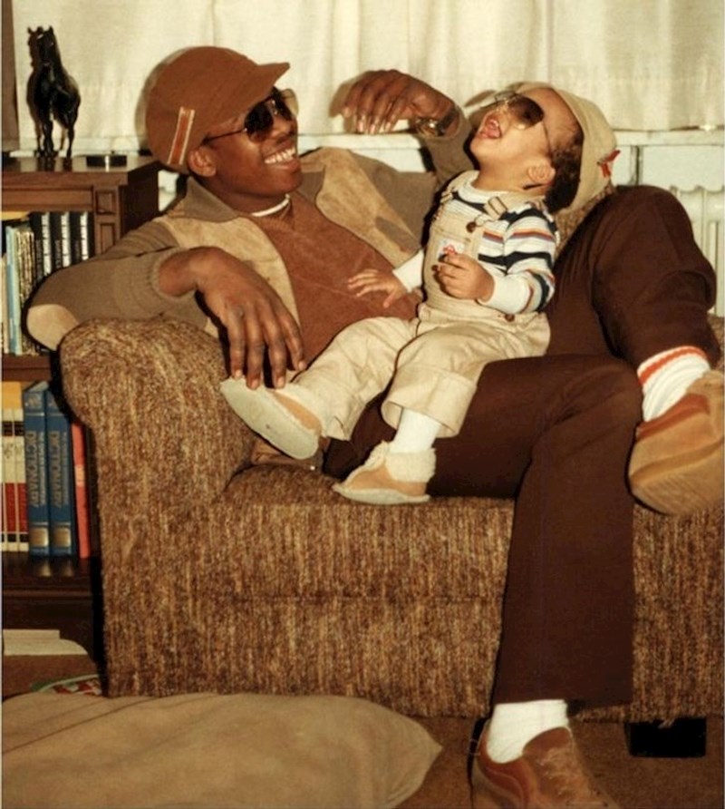 Tata i njegov dječak se provode kao nikad u životu!