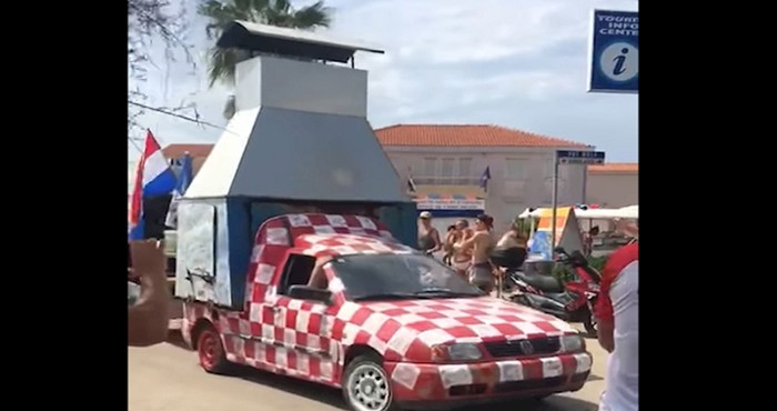 Nitko ne slavi pobjedu kao Hrvati; pogledajte što je tip montirao na auto! Ovo je genijalno!