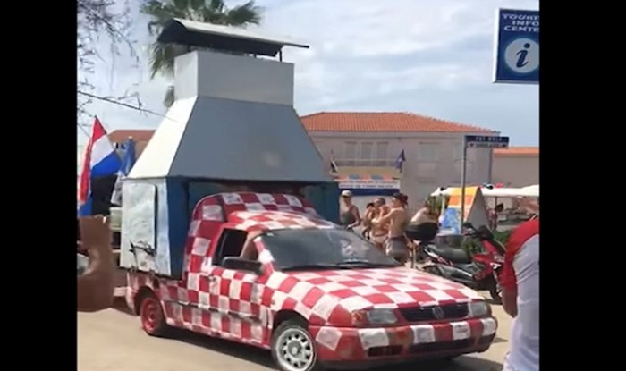 Nitko ne slavi pobjedu kao Hrvati; pogledajte što je tip montirao na auto! Ovo je genijalno!