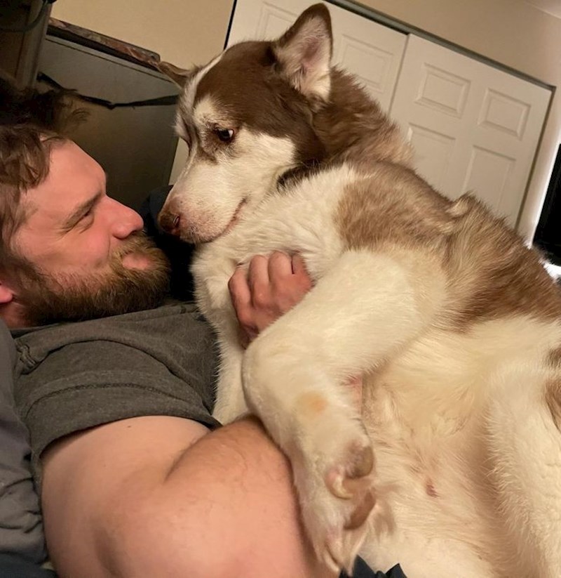 5. Jedanaestogodišnjak koji još misli da može stati u naručje!