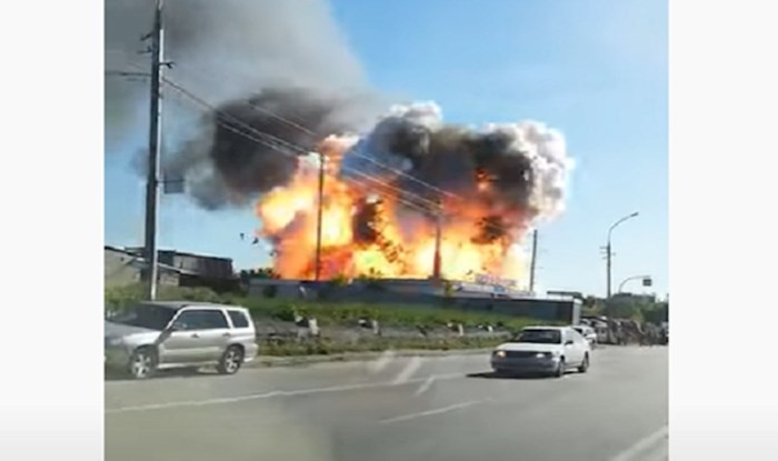 Uhvatio je točan trenutak eksplozije benzinske postaje u Rusiji; ovo je strašno!