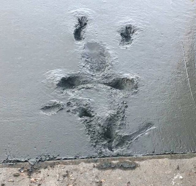9. Kćerkica je pala na svježi cement
