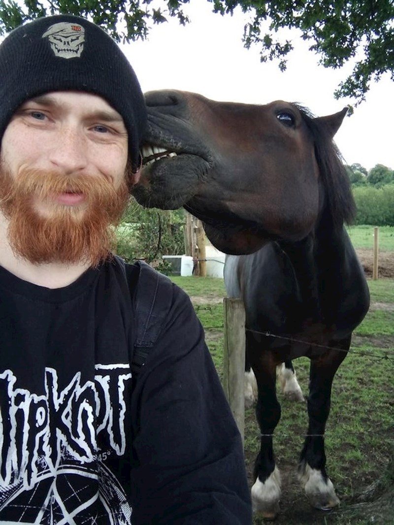 "Nisam baš najsnalažljiviji s ljudima, ali zato me životinje obožavaju! I ja njih! Zato sam našao posao na farmi"