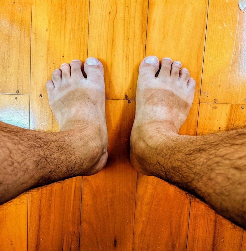 Visok sam muškarac, ali tenisice kupujem na dječjem odjelu. Ako ih uopće nađem, jer, osim što su mi stopala mala, još su i široka