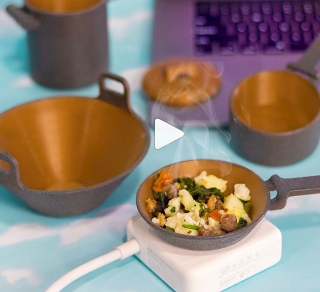 iCooker set posuđa za kuhanje na pregrijanom punjaču za laptop