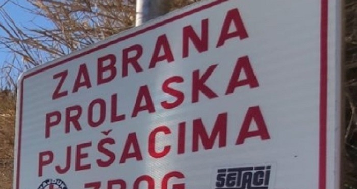Znak u Splitu apsolutni je hit na Fejsu, morate vidjeti na što se upozorava prolaznike