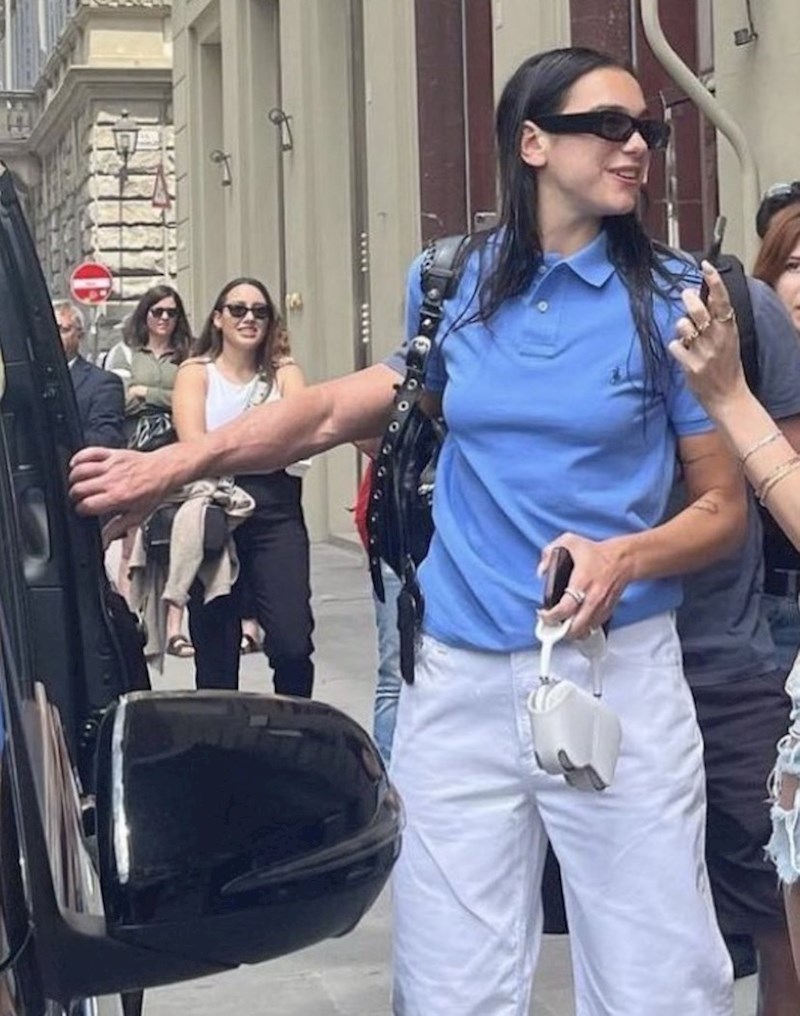 Dua Lipa je, izgleda, provela dosta vremena u teretani!