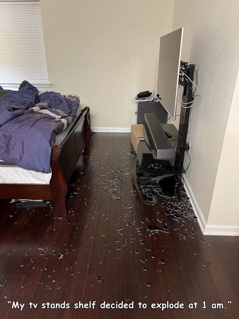 Polica se odlučila rasprsnuti u 1 poslije ponoći