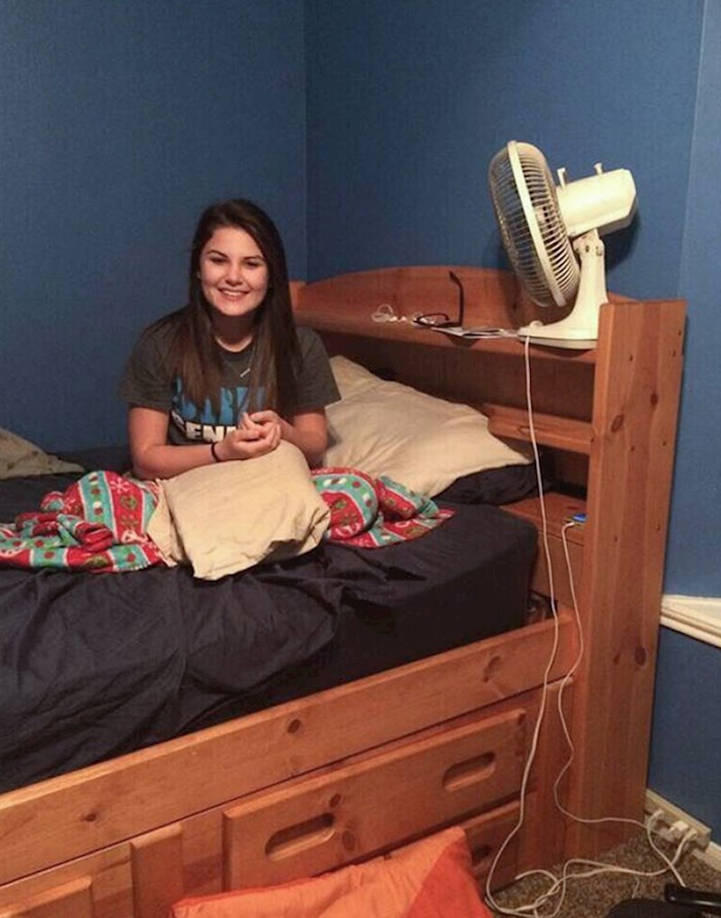 Neee, mama, nema nikoga sa mnom.