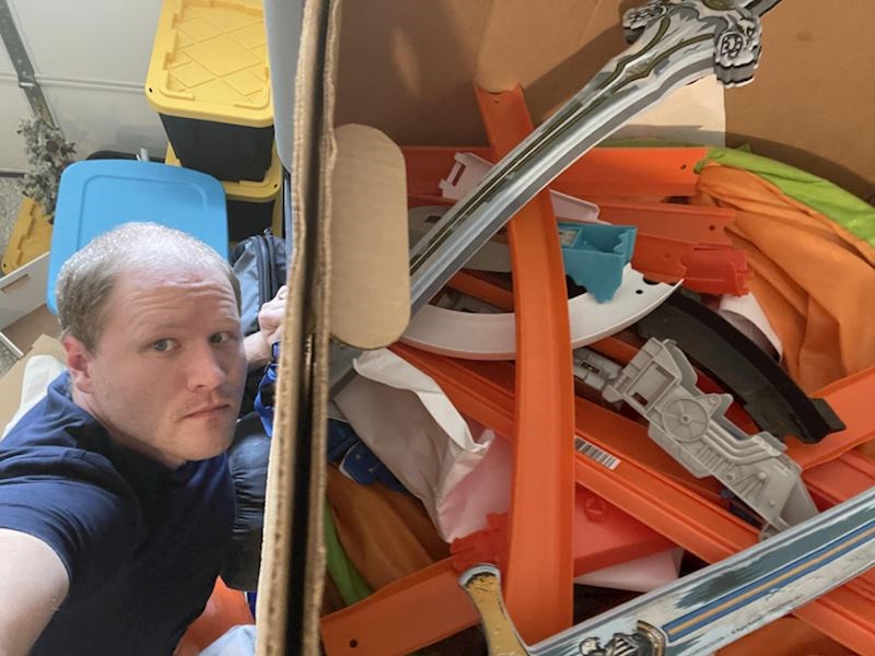 Upotrijebite selfie štap da vidite što se nalazi na policama koje ne možete doseći