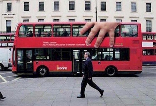 1. ...zato što se djeca vole igrati s autobusima!