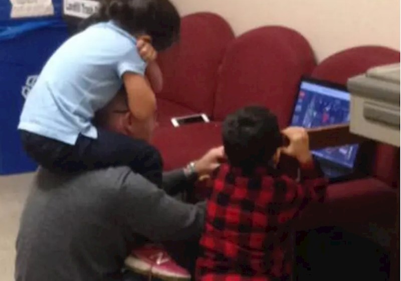 Studentici je dadilja otkazala u zadnji tren pa je jedan od profesora uskočio i pričuvao njenu djecu dok je pisala ispit