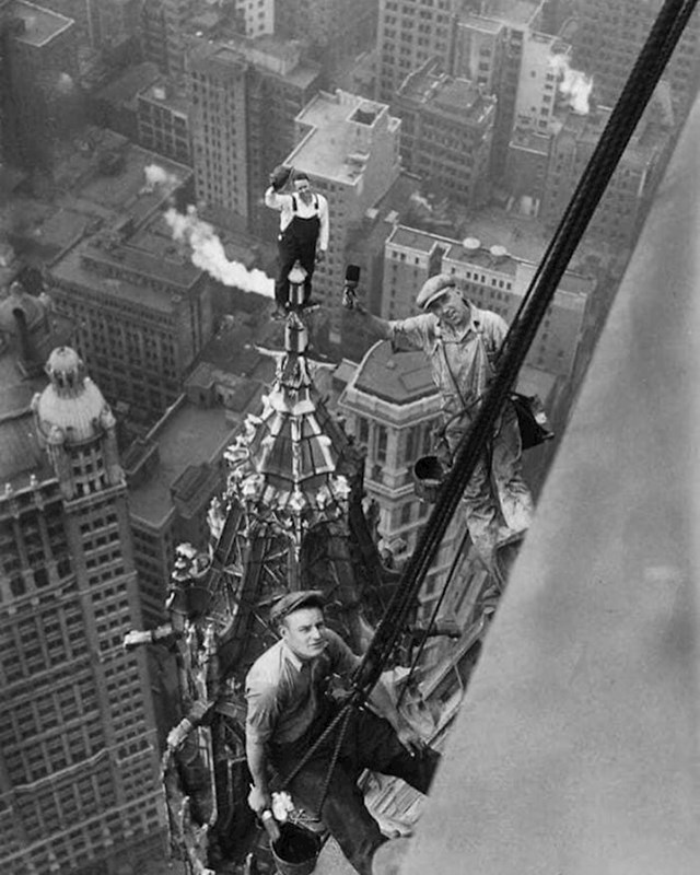 Radnici na vrhu zgrade Woolworth u New Yorku, 1926.