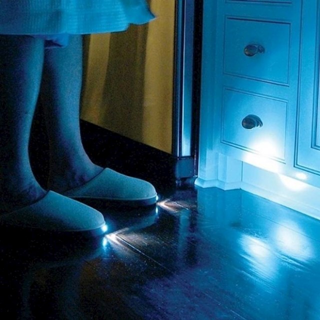 Kućne papuče sa svjetlima