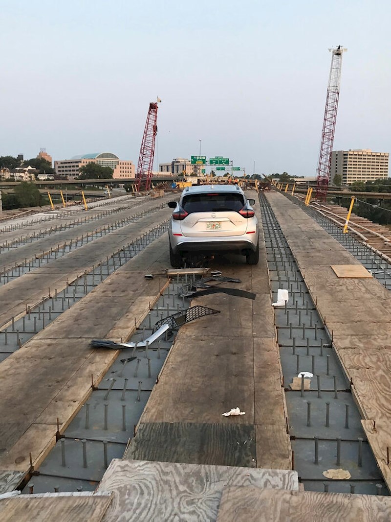 12. Kada slijepo pratiš loš GPS pa zalutaš na most u izgradnji