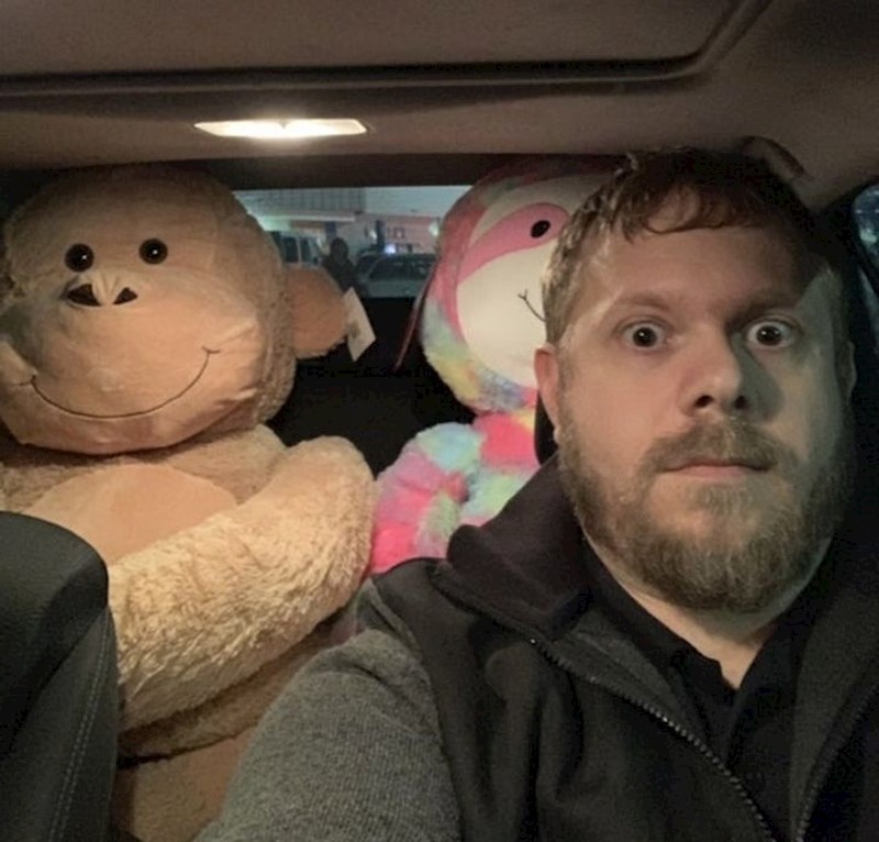 "Žena mi je zaboravila reći da su pokloni za djecu na zadnjem sjedištu automobila...."