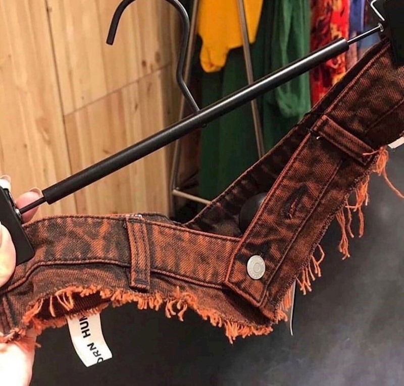 Najmanje hlače ikad ili remen, pitanje je sad?