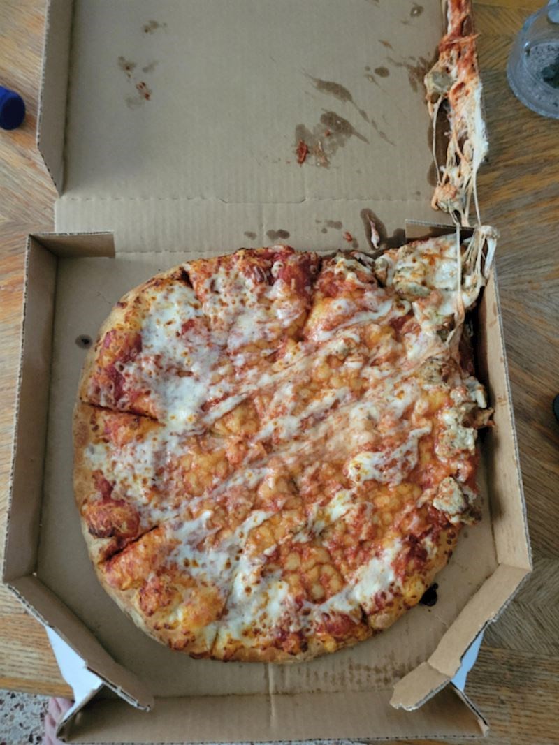 "Otvorim kutiju, a dočeka me ovaj prizor. Još čujem kako dostavljač odlazi autom..."