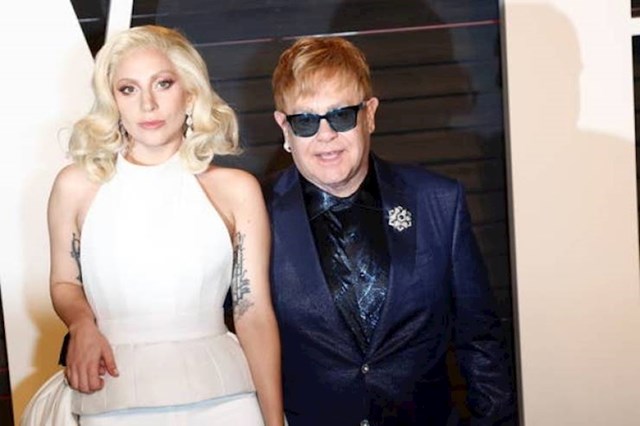 Lady Gaga je kuma obojici Eltonovih sinova