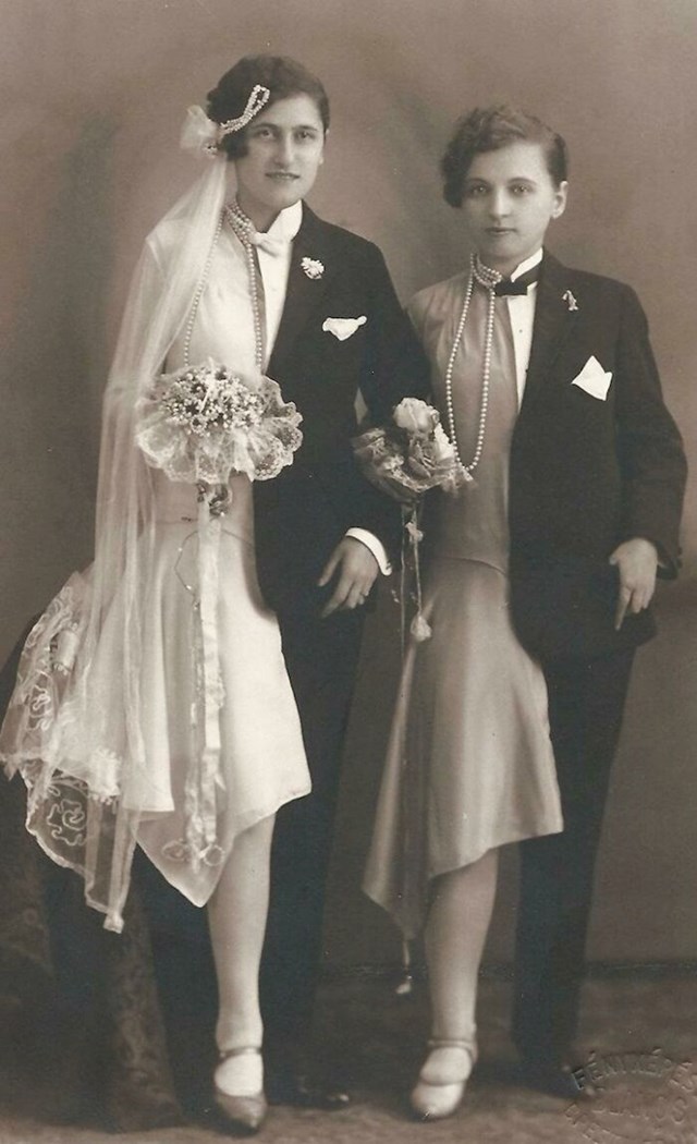 Gay par u vjenčanoj odjeći, Budimpešta, 1920.