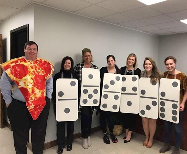 "Pogrešno sam shvatio dogovor da se obučemo u domino" (Domino's- lanac pizzeria u SAD-u)
