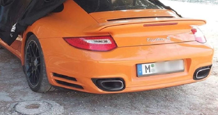 Prizor s Hvara hit je u regiji, ljudi su u čudu zbog onog što je tip montirao na svog Porschea