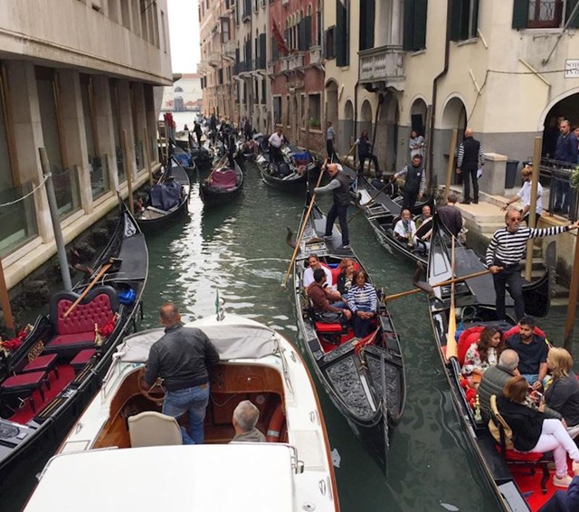 Jedva su čekali vožnju gondolama u Veneciji
