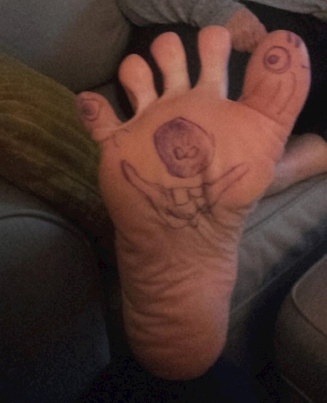 Tatu su inspirirala mamina stopala i napravio je ovo: