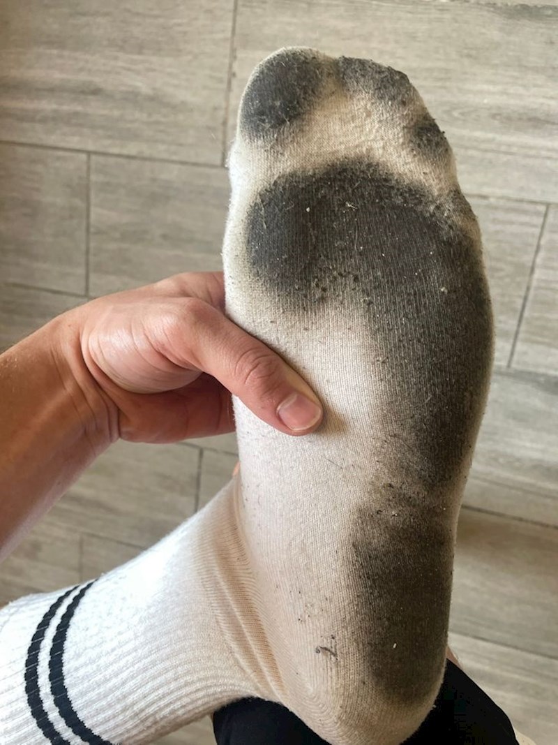 Rečeno mi je da je stan očišćen jutros prije mog useljenja. Nisam siguran, ali mislim da me netko laže!