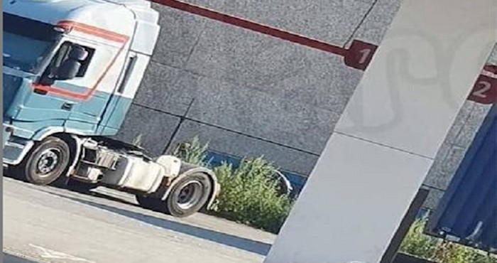 Prizor iz samoposlužne autopraone postao hit na društvenim mrežama; ovo je potvrda da je ljeto tu!
