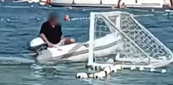 Snimka iz Dalmacije: Morate vidjeti kako tip vozi gumenjak, ljudi na plaži umiru od smijeha