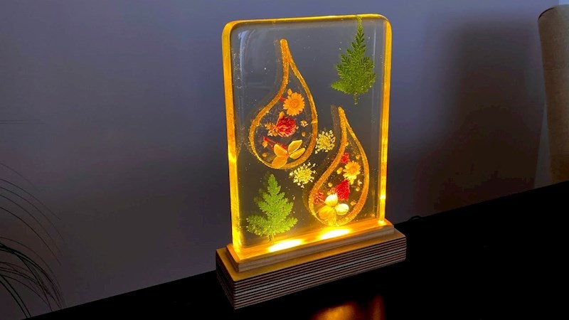 Dvije suze u epoksidnoj smoli