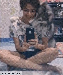 lud za selfijima...gif