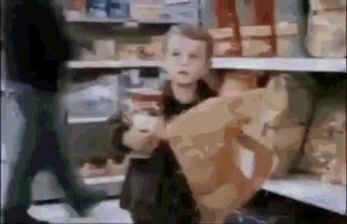 GIF: Kako smiriti dijete u trgovini
