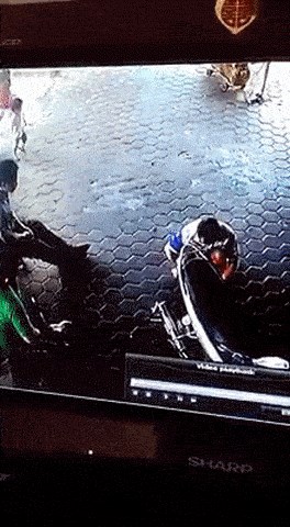 Spas u zadnji čas: Muškarac zgrabio djecu i spasio im živote