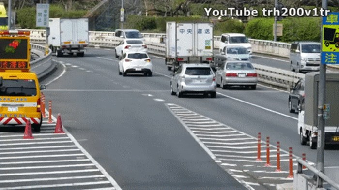 GOSPODAR CESTE Evo kako izgleda kad se u Japanu premijer uključuje u promet!