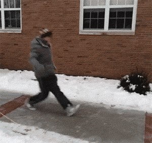 GIF Na ledu svi znaju break dance