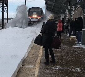 Evo što se dogodi kada na željezničkom kolodvoru ne počiste snijeg