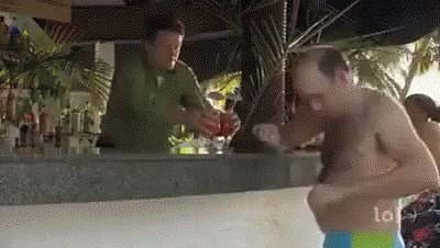 GIF: Pazite da se ovo ne dogodi i vama na moru!