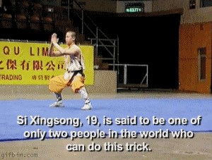 GIF: Jedan od samo dva čovjeka na svijetu koji mogu izvesti stoj na prstu!