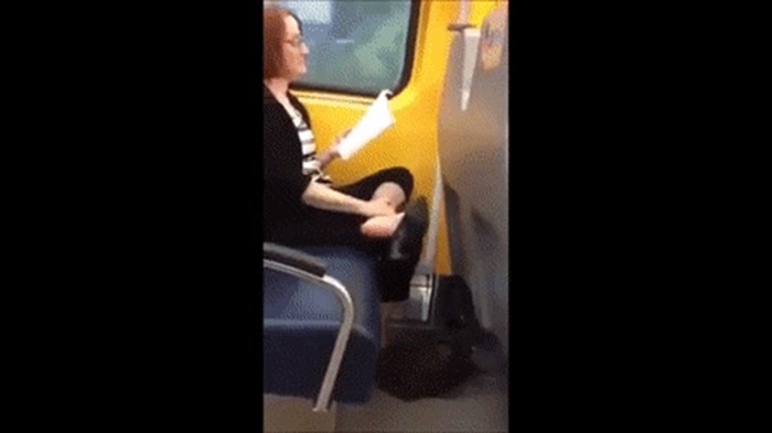 Dok se vozio vlakom, snimio je nešto odvratno!
