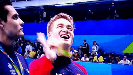 GIF: Pronađen je najstrastveniji navijač na Olimpijskim igrama!