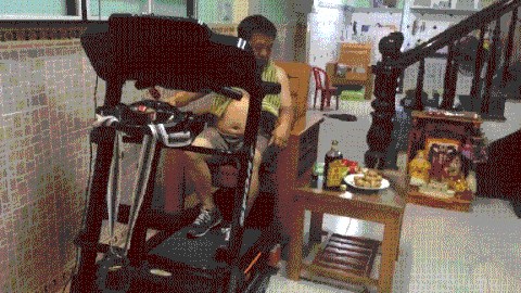 GIF: Imao je naporan trening u teretani