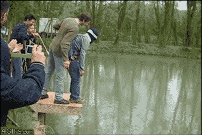 S povezom na očima: Rekli su mu da ide na bungee jumping, a dobio je ovo!