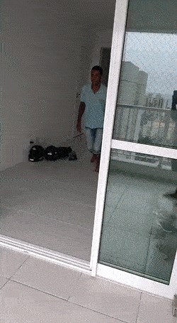 Lik se igra s vlastitim životom: Koliko nepromišljen moraš biti da uradiš ovo?!