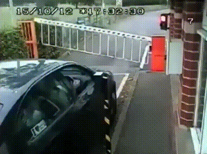 GIF: Bicikl je opasan ako ga vozi budala