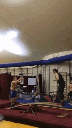 KOJI MAJSTORI Zadivit će vas rutinska vježba ovih akrobata