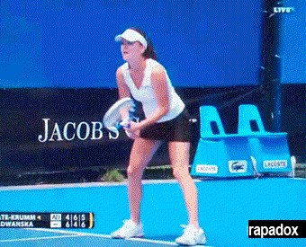 GIF MONTAŽA: Tenisačica promijenila karijeru usred meča